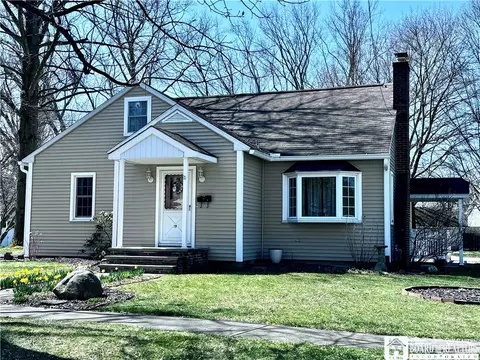 15 Summer St, Pomfret, NY 14063