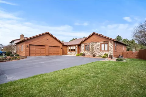 75 Troutbeck Ln, Greece, NY 14626