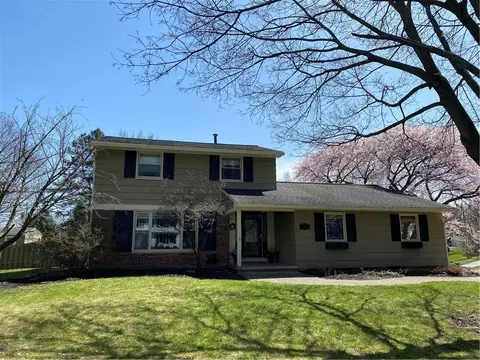 2 Chesham Way, Perinton, NY 14450