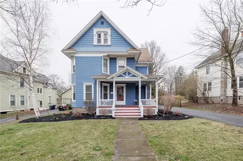 29 Oak St, Geneseo, NY 14454