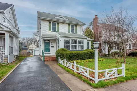 48 Hardison Rd, Irondequoit, NY 14617
