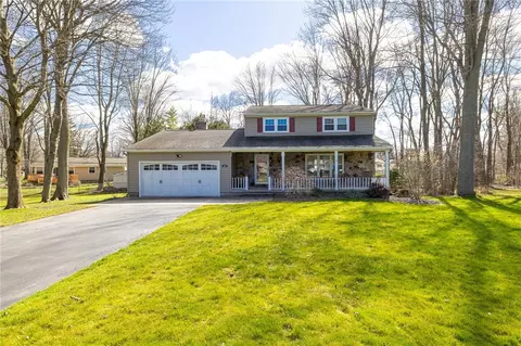 24 Old Ivy Cir, Chili, NY 14624