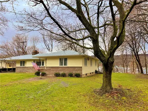 823 E Lake Rd, Barrington, NY 14527