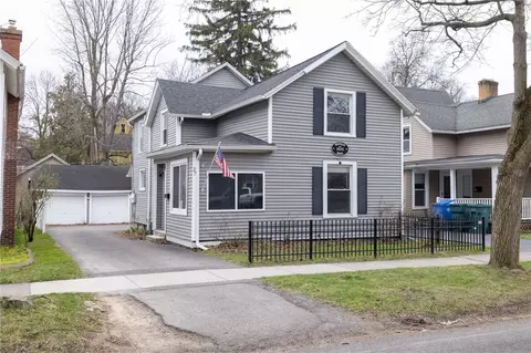 27 Cypress St, Rochester, NY 14620