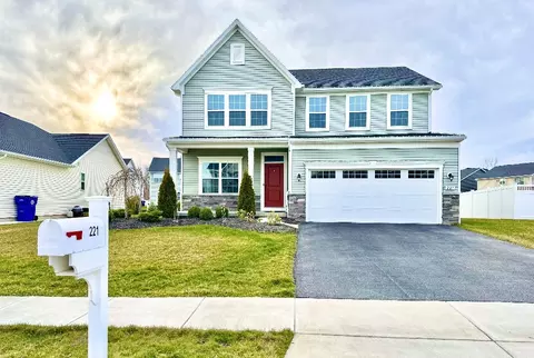 221 Lynette Ln, Amherst, NY 14228