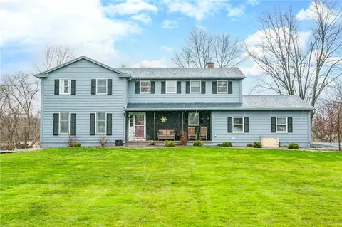 278 Dunbar Rd, Parma, NY 14468