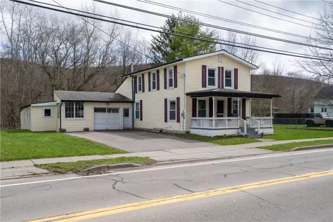 28 Main St, Almond, NY 14804