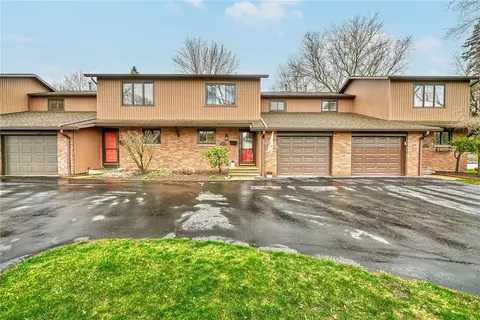 325 Penhurst Rd, Brighton, NY 14610