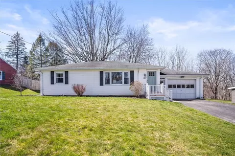 127 Burnham Hts, Palmyra, NY 14522