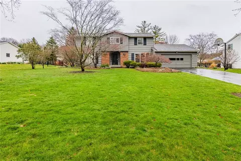 87 Hillary Ln, Penfield, NY 14526