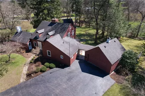 208 Alpine Dr, Rochester, NY 14618