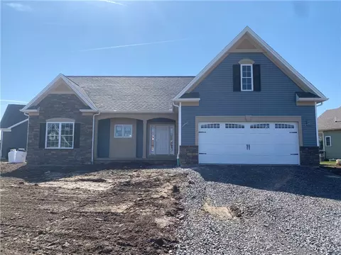 1469 Grand Mdws, Webster, NY 14580