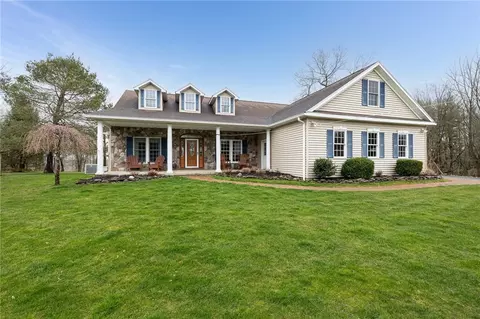 352 Keyes Rd, Honeoye Falls, NY 14472