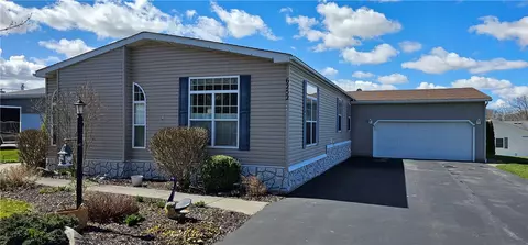 6252 Murphy Dr, Victor, NY 14564