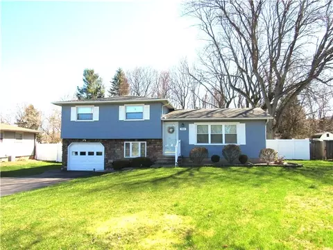 934 N Greece Rd, Greece, NY 14626