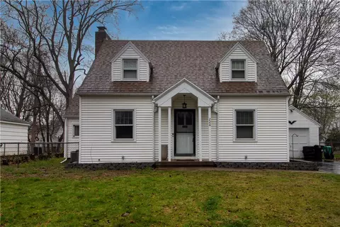 226 Walzford Rd, Irondequoit, NY 14622
