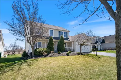 1359 Fieldcrest Ln, Victor, NY 14564