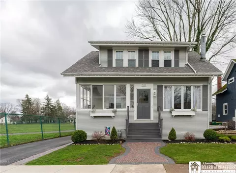 204 Maple Ave, Hamburg, NY 14075