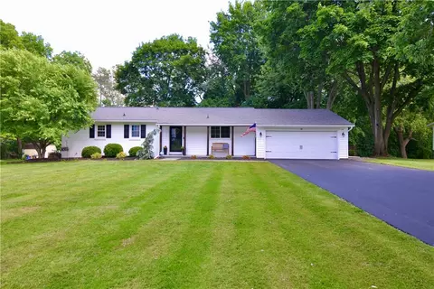 55 Ross Brook Dr, Rochester, NY 14625