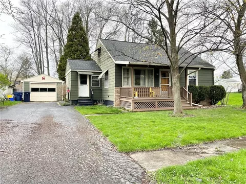 10 Hoag St, Seneca Falls, NY 13148