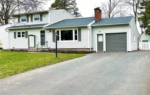 191 N Autumn Dr, Greece, NY 14626