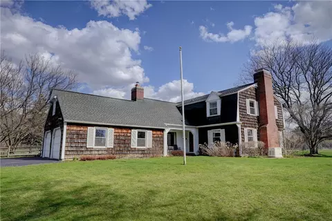 1823 W Bloomfield Rd, Honeoye Falls, NY 14472