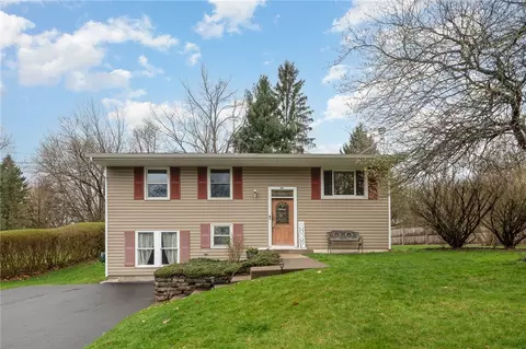 41 Oak Hill Ter, Perinton, NY 14526