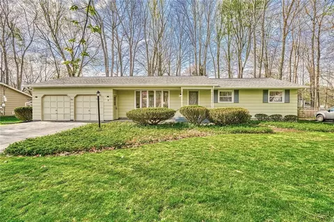 7 Fairfield Dr, Perinton, NY 14450
