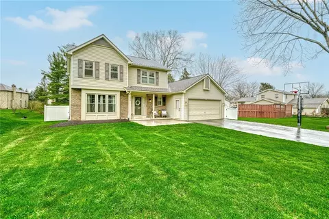220 Weiland Woods Ln, Greece, NY 14626