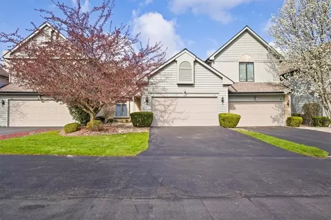 11 Wood Run Cmns, Greece, NY 14612
