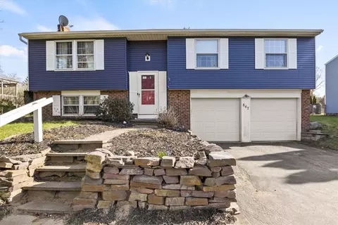 847 Bridle Ln, Webster, NY 14580