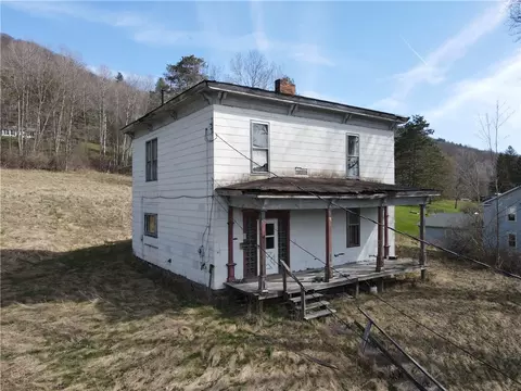 606 W Green St, Smethport, PA 16749