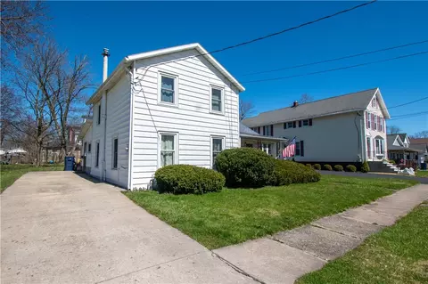 34 Chestnut St, Seneca Falls, NY 13148