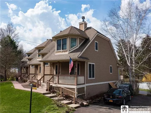 28 Elm Ln #1, Chautauqua, NY 14722