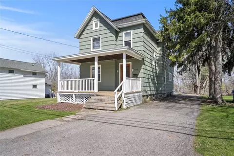 94 State St, Murray, NY 14470