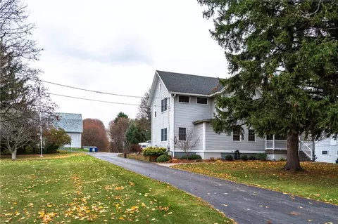 1048 Shoecraft Rd, Webster, NY 14580