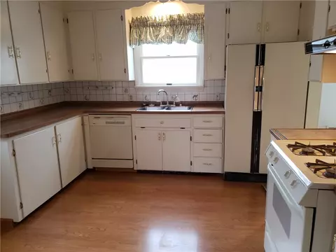67 Thomas Ave, Irondequoit, NY 14617 photo 2