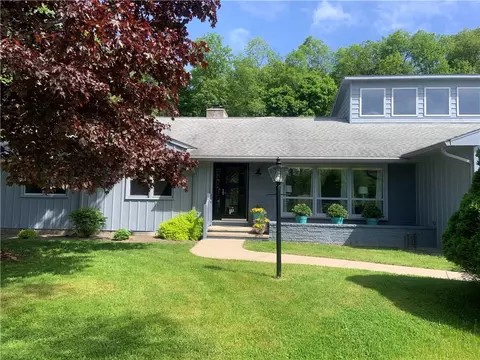 107 Deerfield Dr, Oneonta, NY 13820