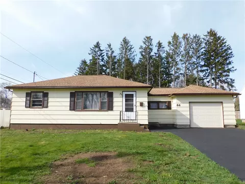44 Hiett Rd, Greece, NY 14626