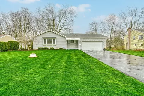 52 Bellmawr Dr, Chili, NY 14624