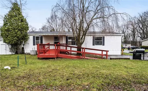27 Elderberry Cir, Rochester, NY 14625