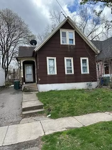 33 Van Stallen St, Rochester, NY 14621