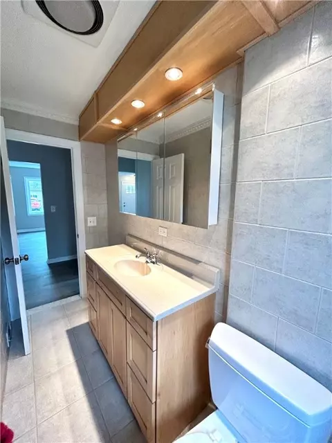 Bath - 3324 Culver Rd, Irondequoit, NY 14622 photo 1 of 4