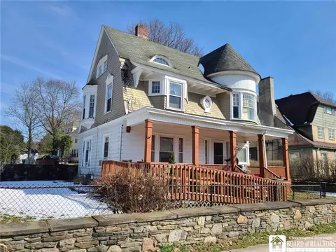 544 Lakeview Ave, Jamestown, NY 14701