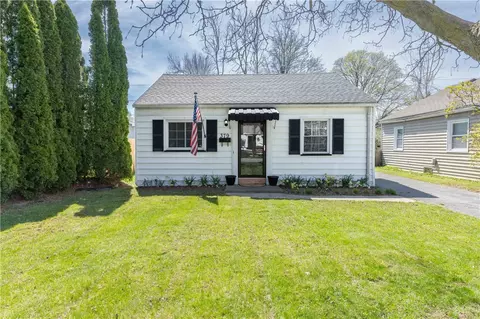 379 Leonard Rd, Greece, NY 14616