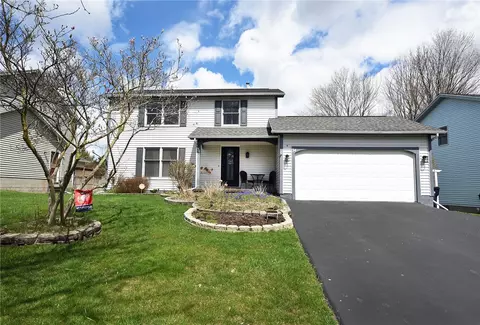 34 Cheshire Ln, Gates, NY 14624
