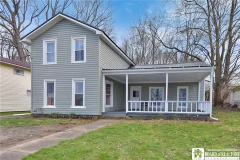 12 Jefferson St, Westfield, NY 14787