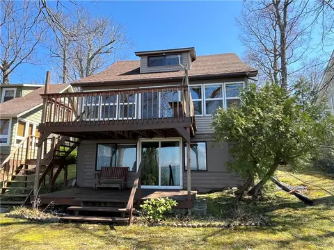 7371 Phelps Ave, Huron, NY 14590