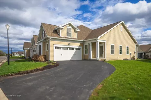 263 Bretlyn Cir, Rochester, NY 14618