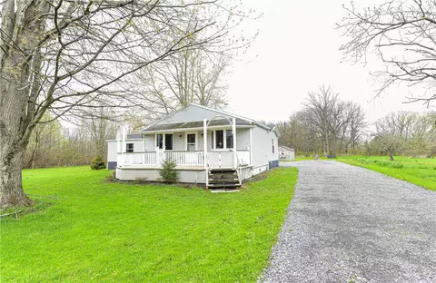 6129 Eddy Ridge Rd, Williamson, NY 14589 photo 4
